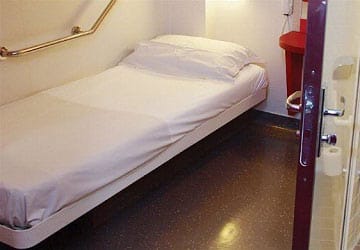 brittany_ferries_bretagne_inside_2_bed_wheelchair_cabin