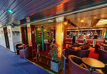 irish_ferries_oscar_wilde_piano_bar