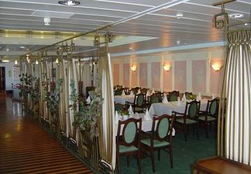 polferries_scandinavia_zorba_restaurant