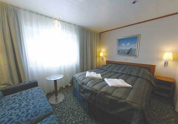 tallink_silja_galaxy_deluxe_cabin